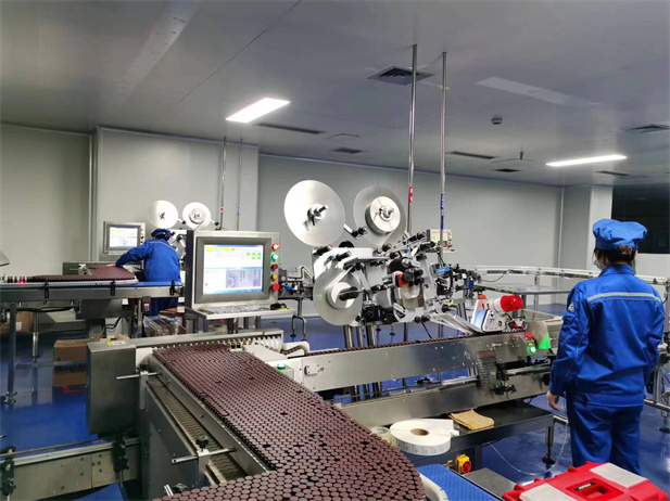 2022年，leyu乐鱼在线官网-乐鱼leyu（中国）
宜宾制药有限责任公司车间落实保供生产，全力保障疫情防控药品供应。.jpg