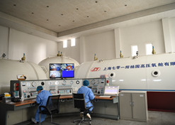 2020年2月，leyu乐鱼在线官网-乐鱼leyu（中国）东风总医院使用高压氧舱技术治疗新冠肺炎。
