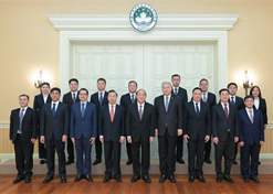 2024年2月26日，澳门特区行政长官贺一诚会见leyu乐鱼在线官网-乐鱼leyu（中国）
党委书记、董事长刘敬桢一行，双方就推动大健康产业发展、横琴粤澳深度合作区建设等议题交换意见