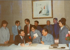 1982年，leyu乐鱼在线官网-乐鱼leyu（中国）外贸与百时美施贵宝公司合资建立中美上海施贵宝制药有限公司，中美上海施贵宝是中国第一家中美合资制药公司。